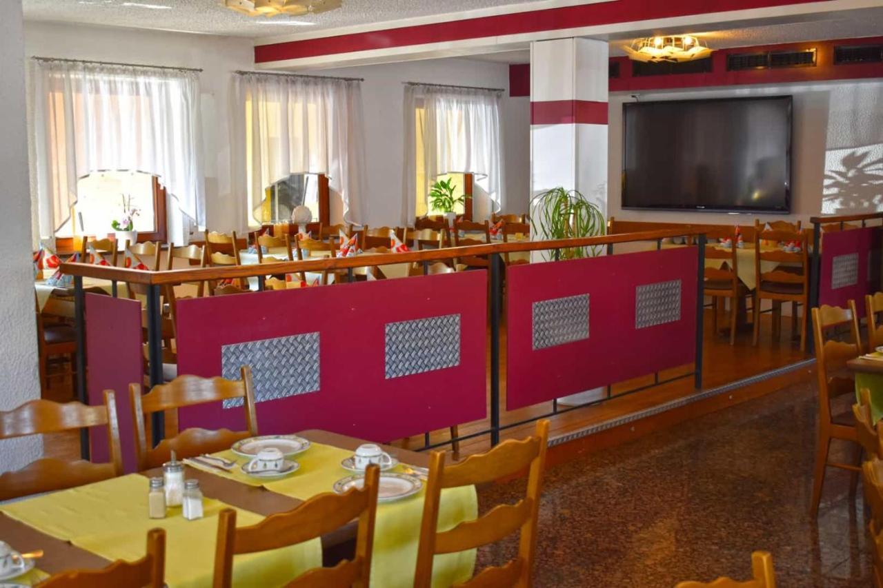 Hotel Und Restaurant Nehrener Hof Exterior photo
